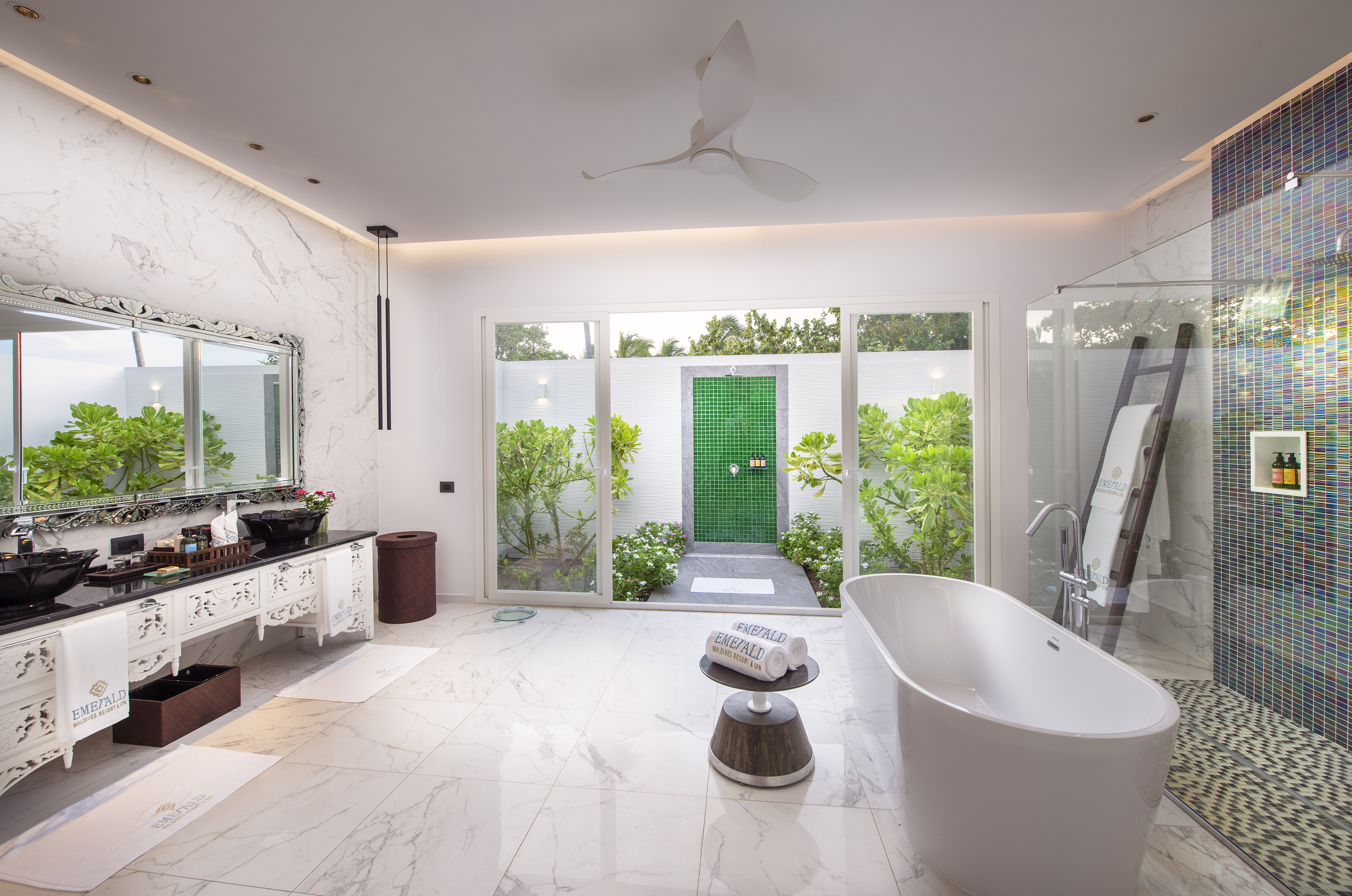 Emerald Maldives Resort & Spa 13