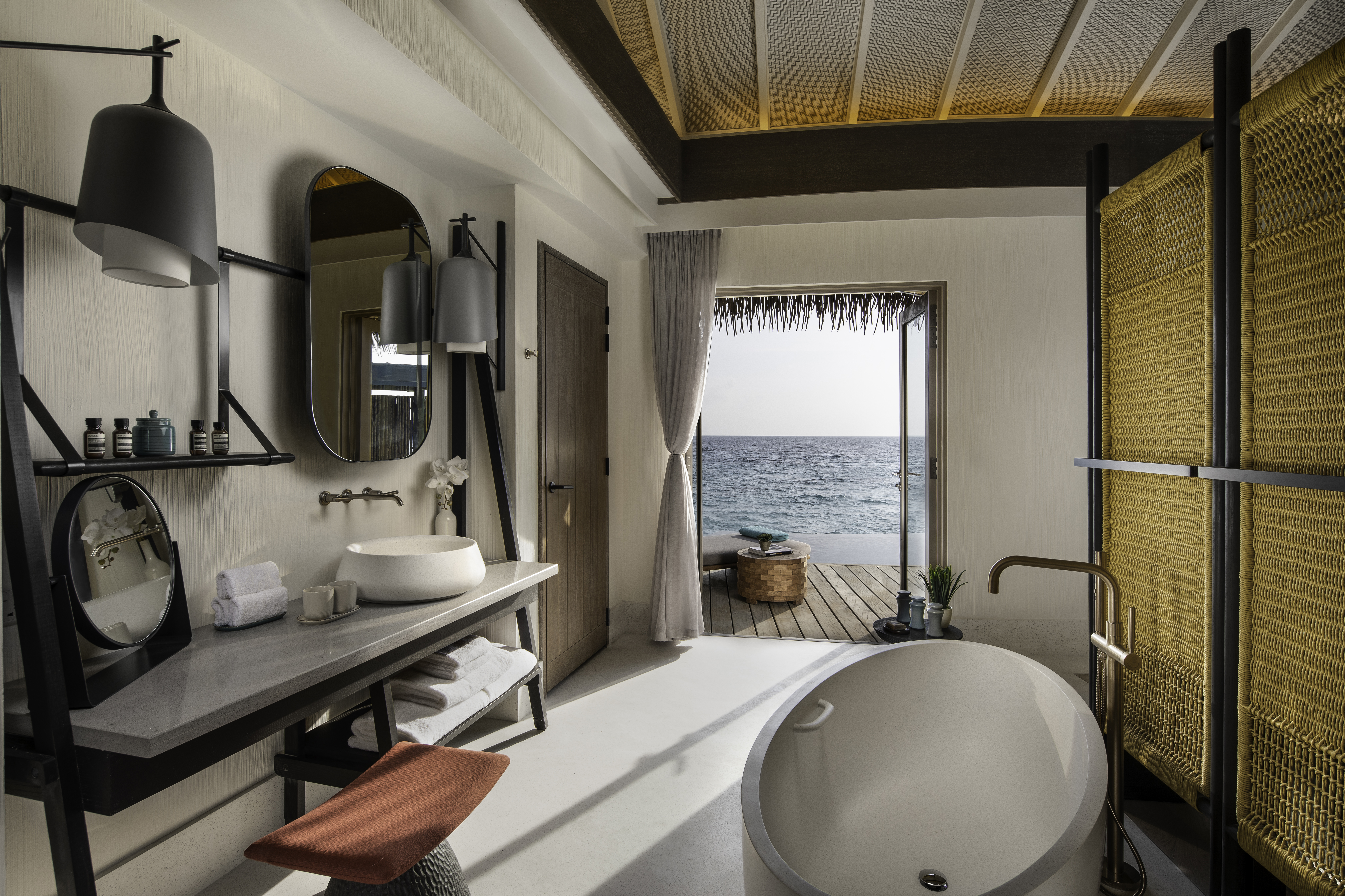 InterContinental Maldives Maamunagau Resort 17