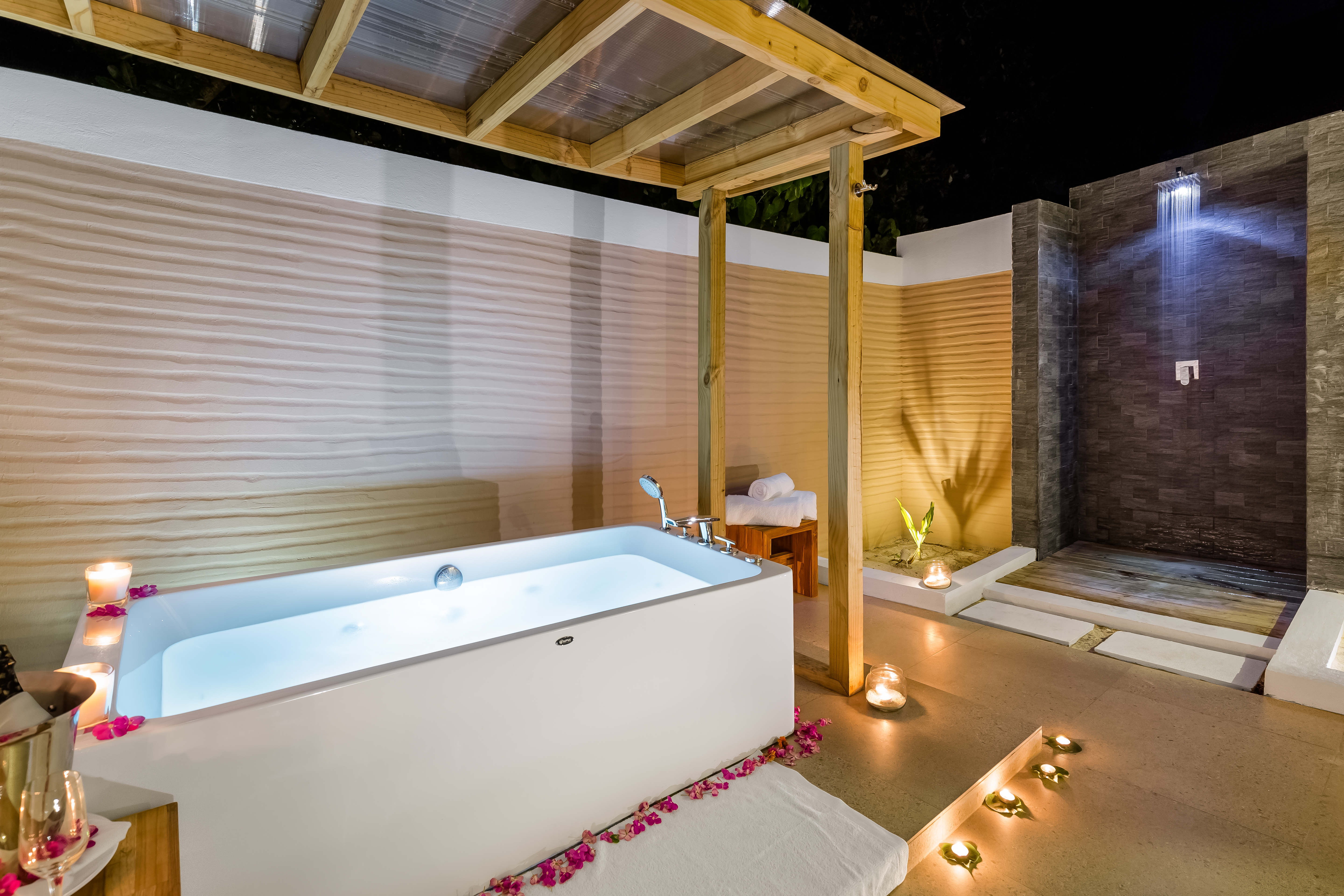 Kudafushi Resort & Spa 65