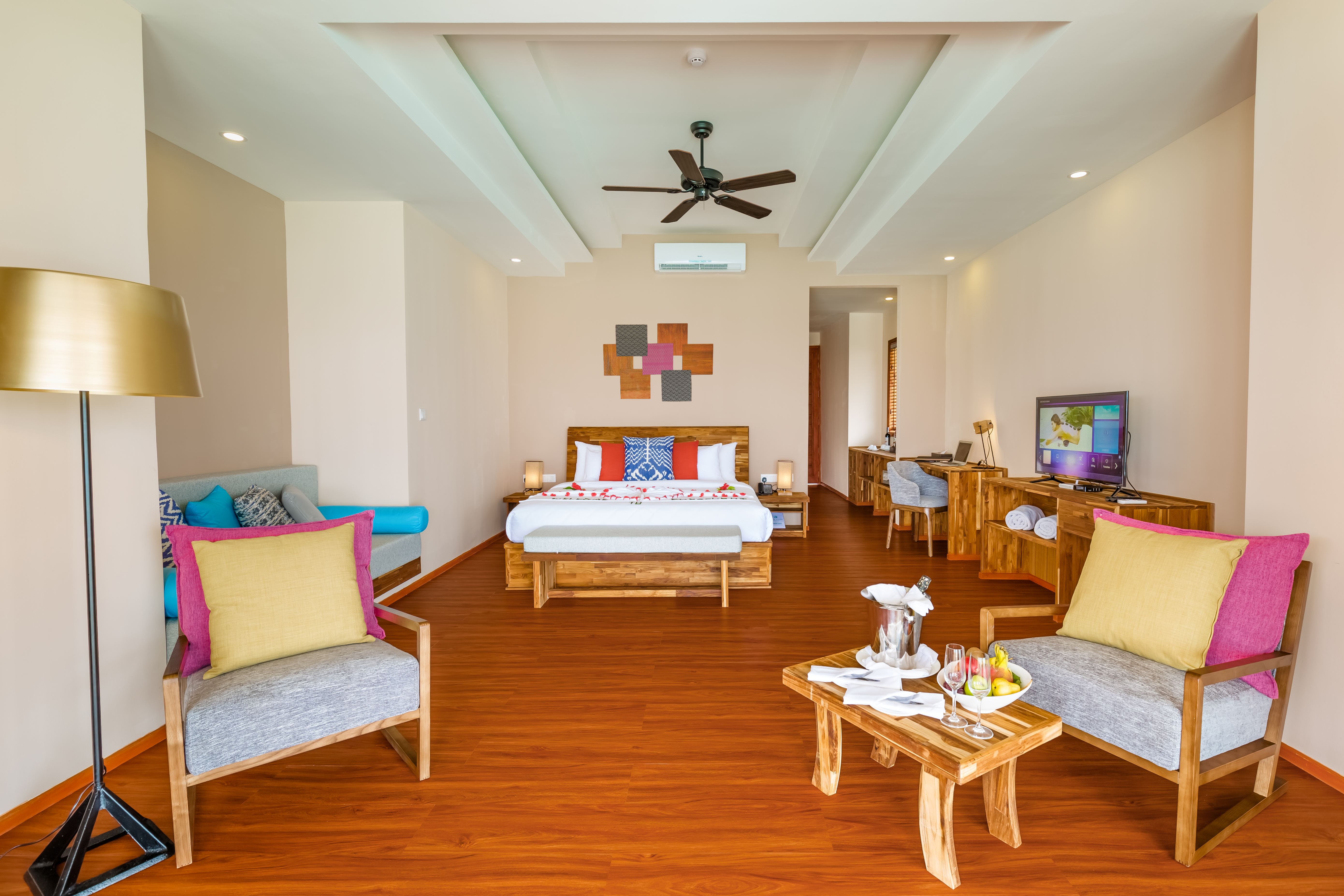 Kudafushi Resort & Spa 43