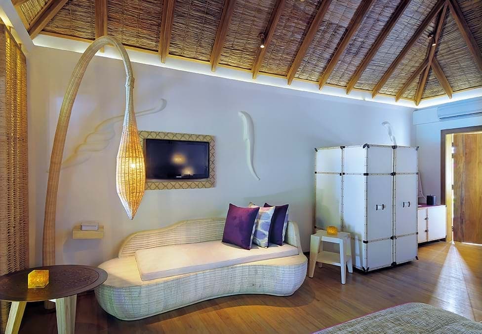 Constance Moofushi 10