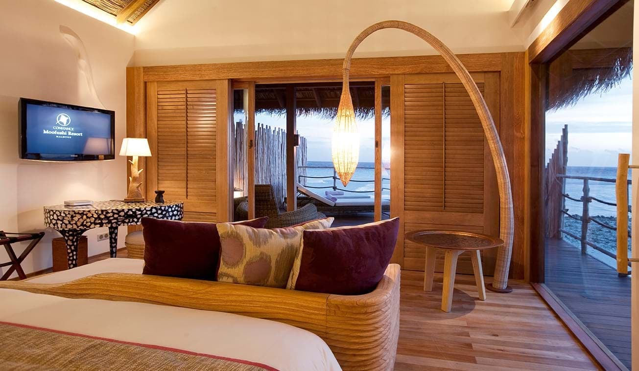 Constance Moofushi 22