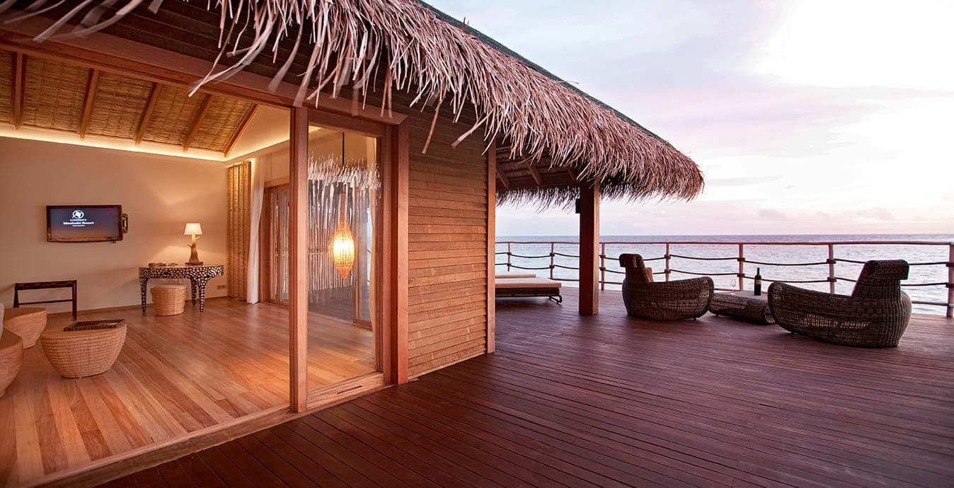 Constance Moofushi 12