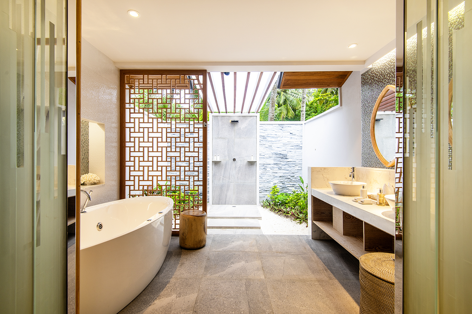 Lily Beach Resort & Spa 39