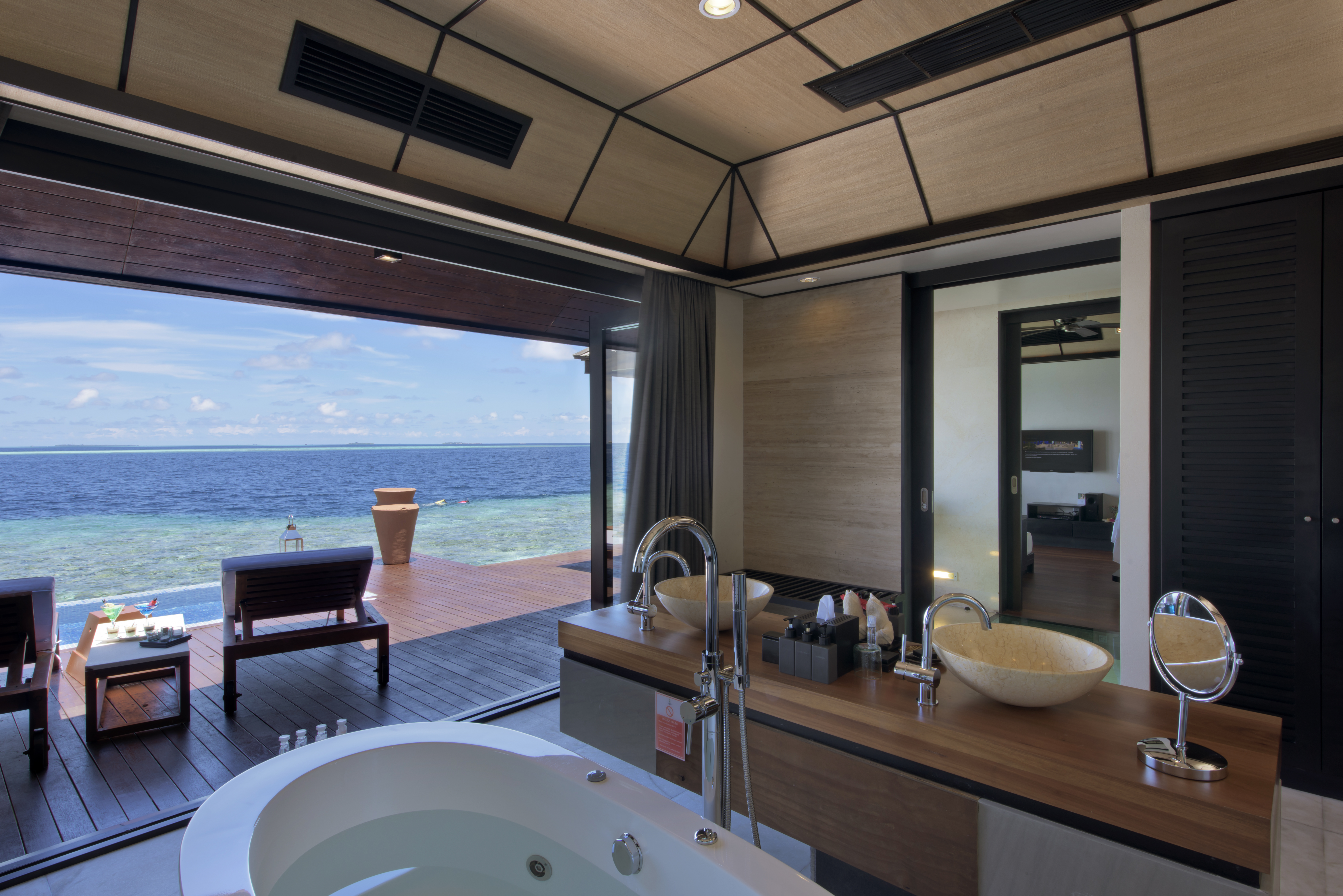 Lily Beach Resort & Spa 38