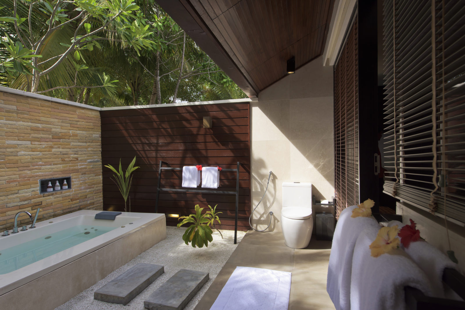 Lily Beach Resort & Spa 43