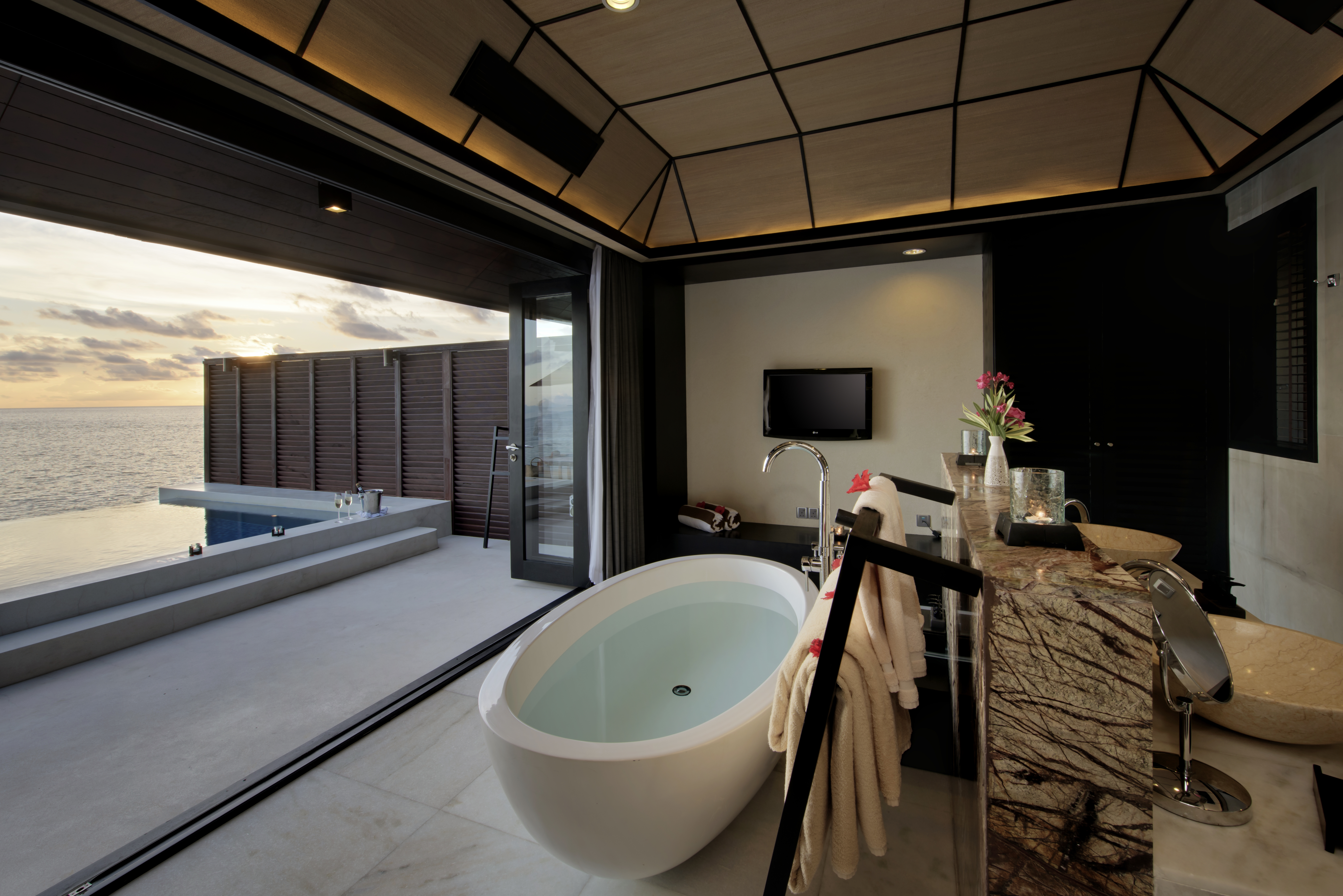 Lily Beach Resort & Spa 45