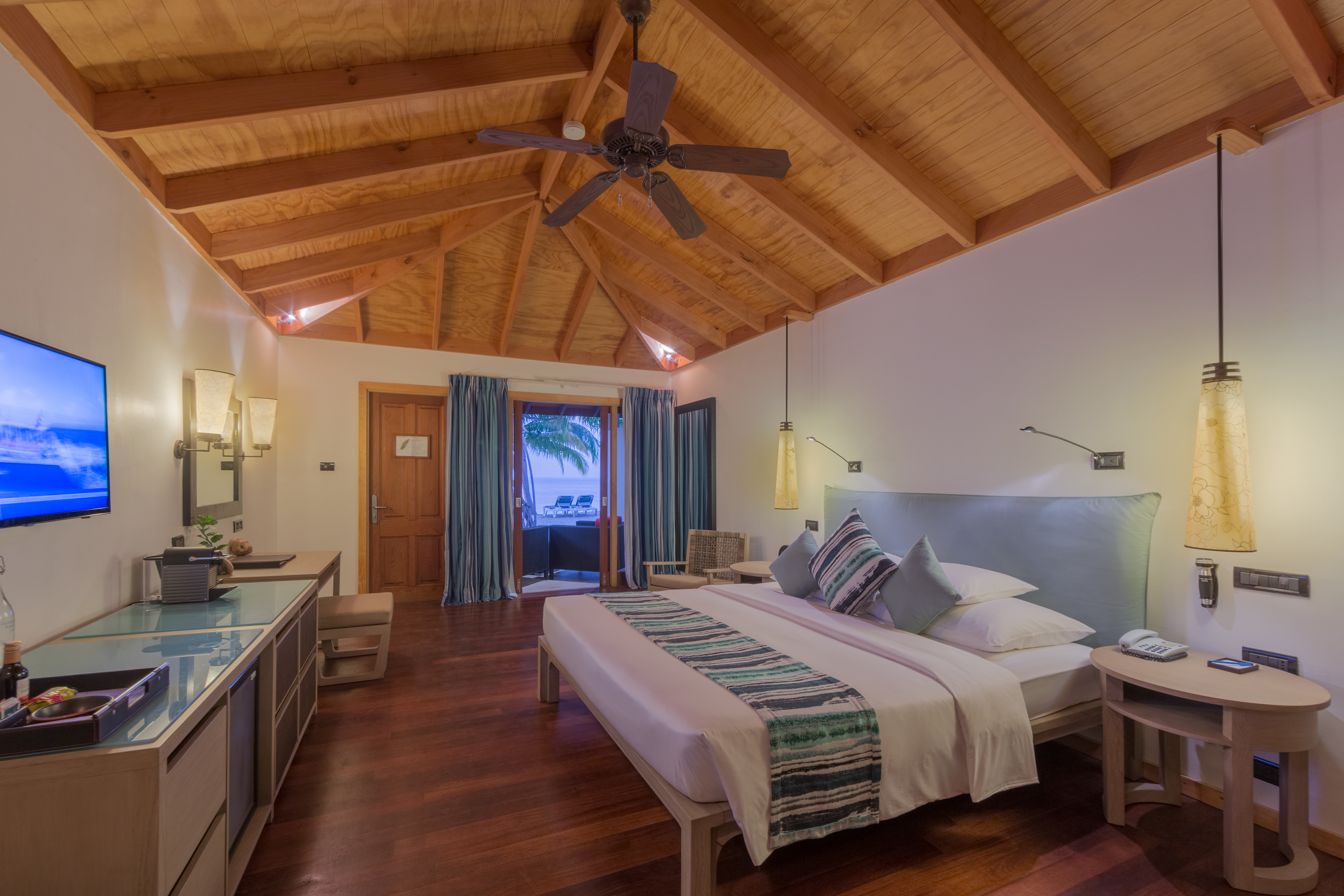 Vilamendhoo Island Resort & Spa 19